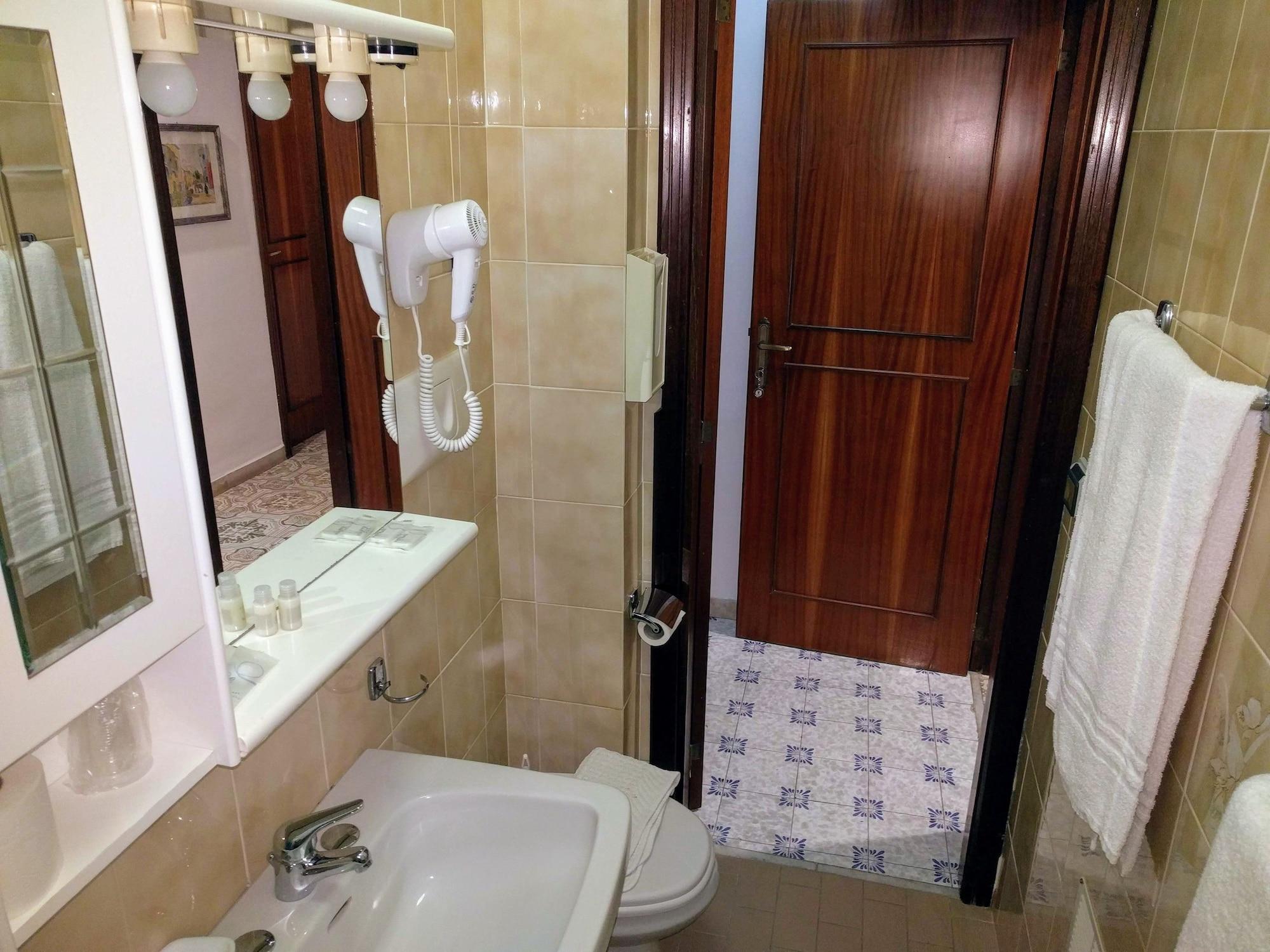 Hotel Conte - S. Angelo Bay Serrara Fontana ภายนอก รูปภาพ