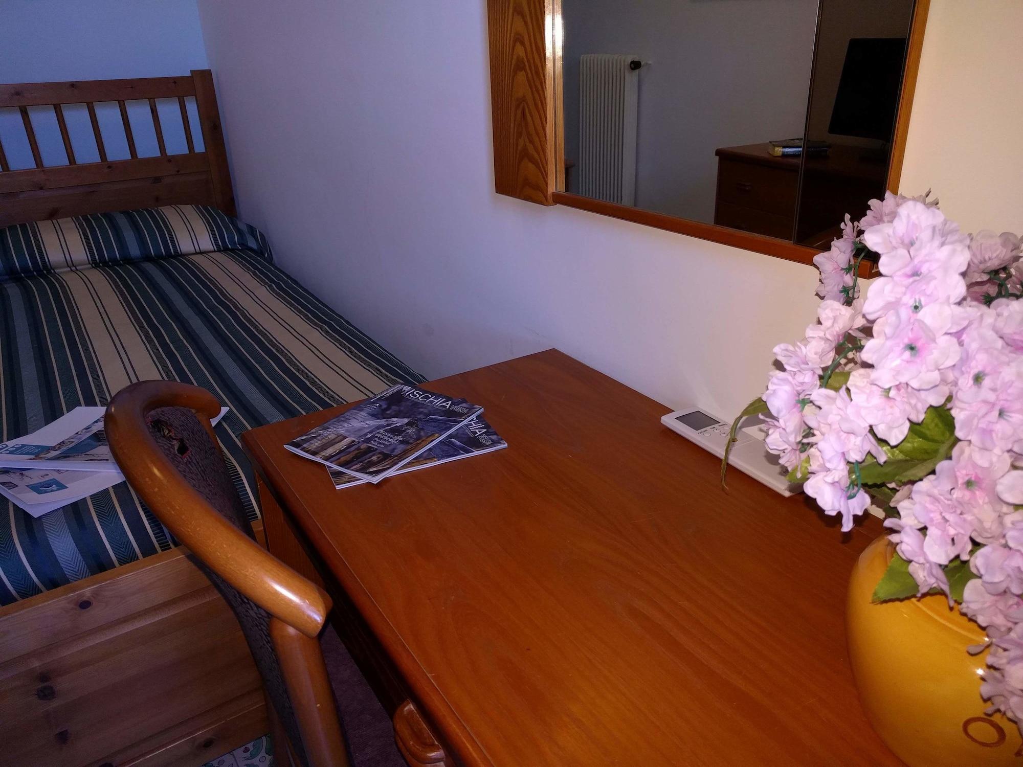 Hotel Conte - S. Angelo Bay Serrara Fontana ภายนอก รูปภาพ