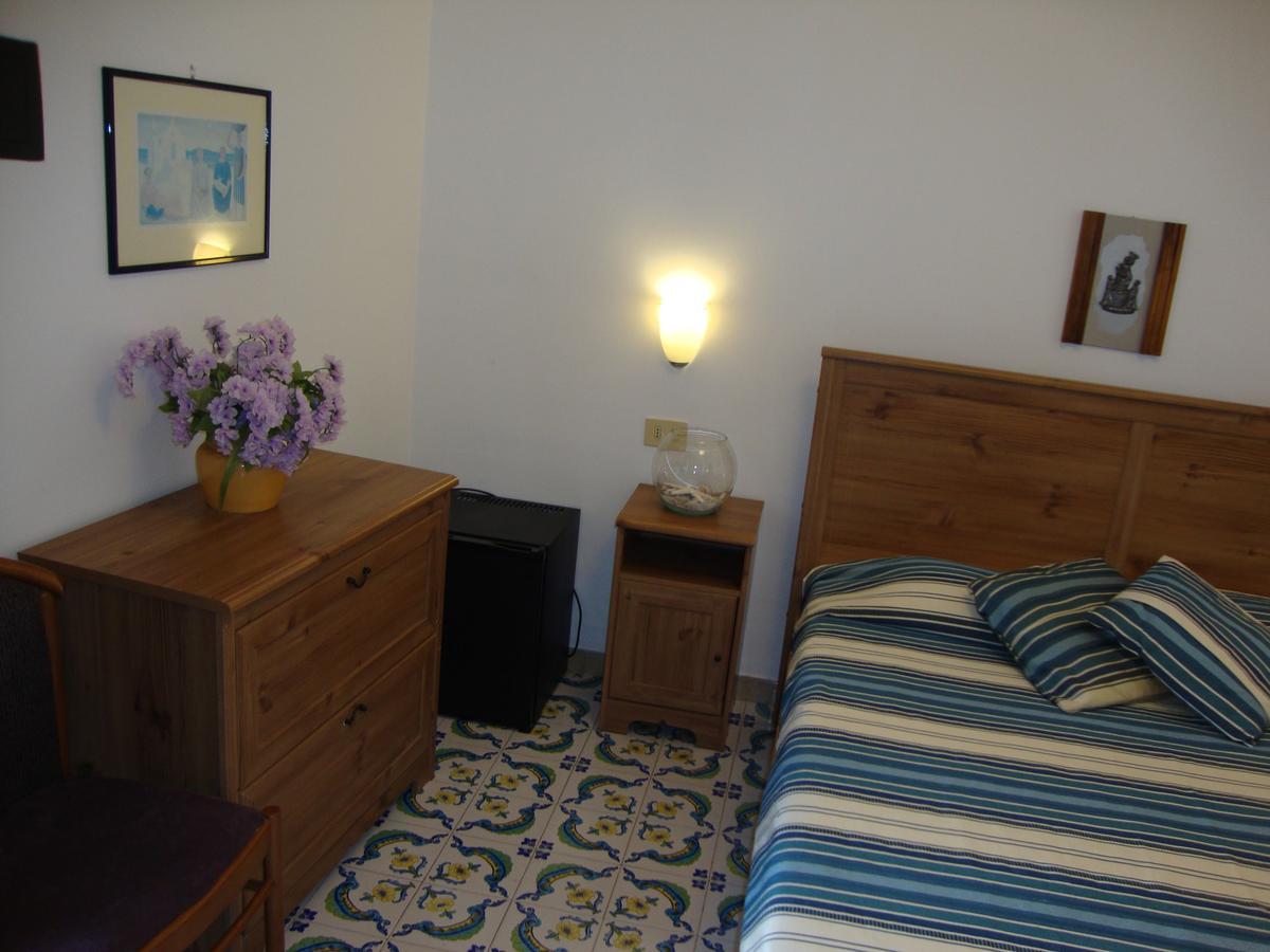 Hotel Conte - S. Angelo Bay Serrara Fontana ภายนอก รูปภาพ