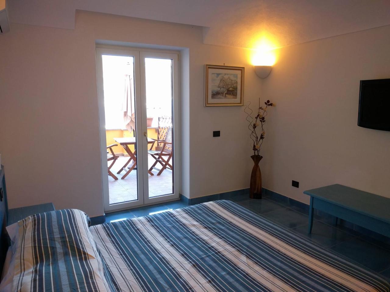 Hotel Conte - S. Angelo Bay Serrara Fontana ภายนอก รูปภาพ