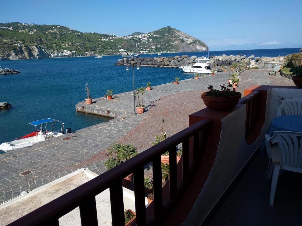 Hotel Conte - S. Angelo Bay Serrara Fontana ภายนอก รูปภาพ
