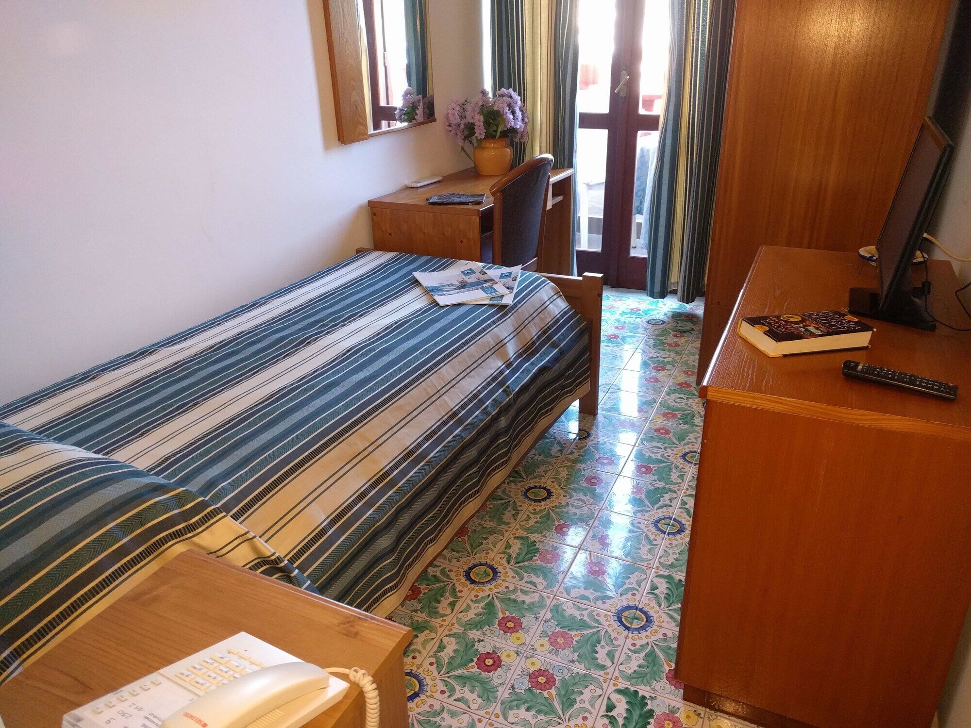 Hotel Conte - S. Angelo Bay Serrara Fontana ภายนอก รูปภาพ