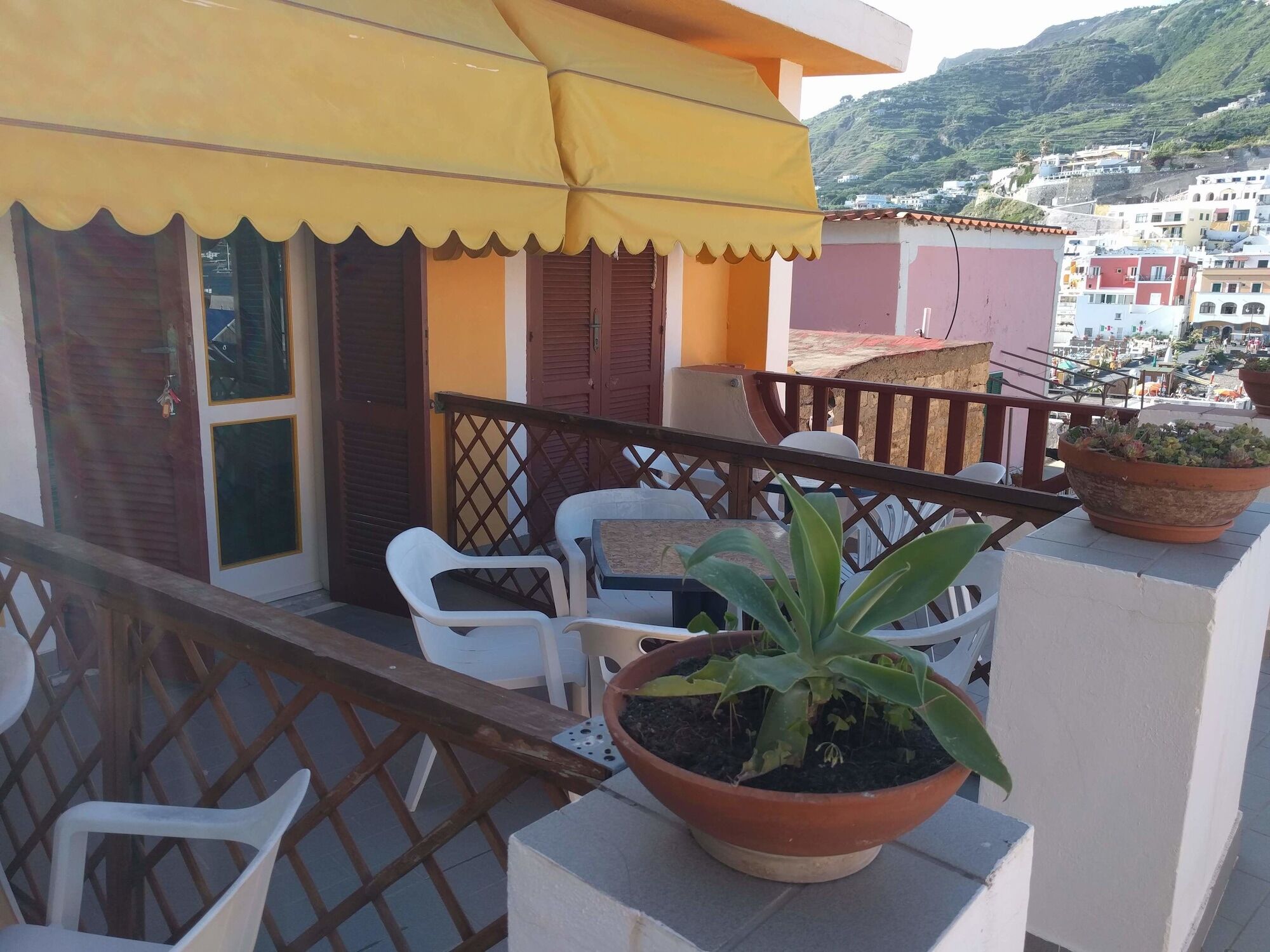 Hotel Conte - S. Angelo Bay Serrara Fontana ภายนอก รูปภาพ
